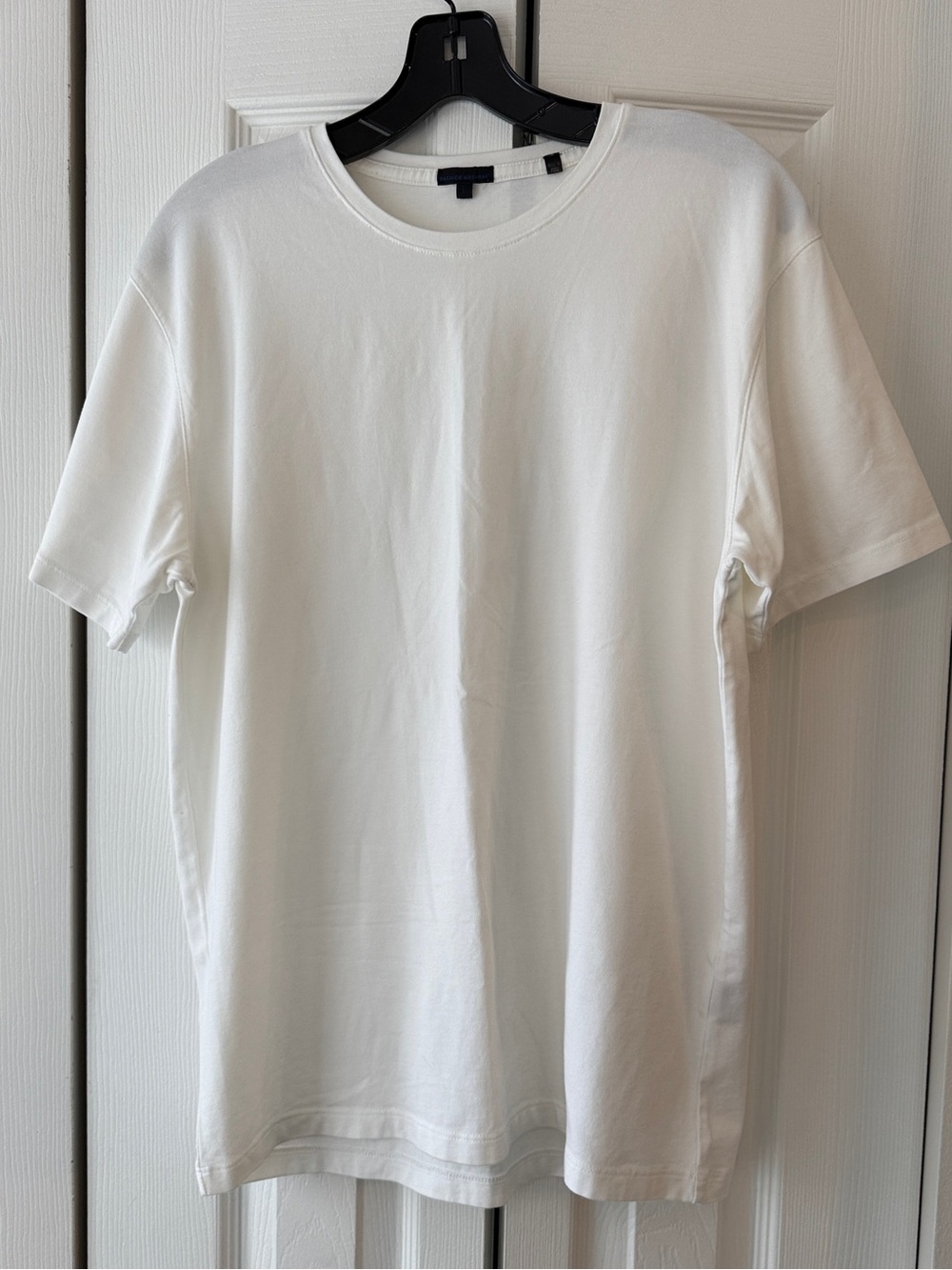 Patrick Assaraf Mens White T-Shirt, sz Large Quintessential T for men! Like New!